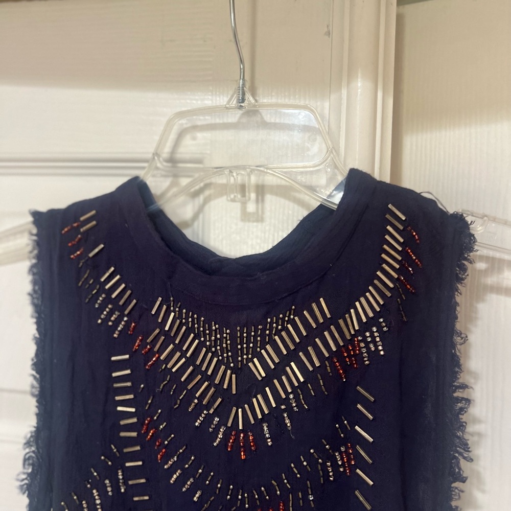 Free People Navy Laser-Cut Sleeveless Tank top open back
Medium boho beach chic - Picture 6 of 15